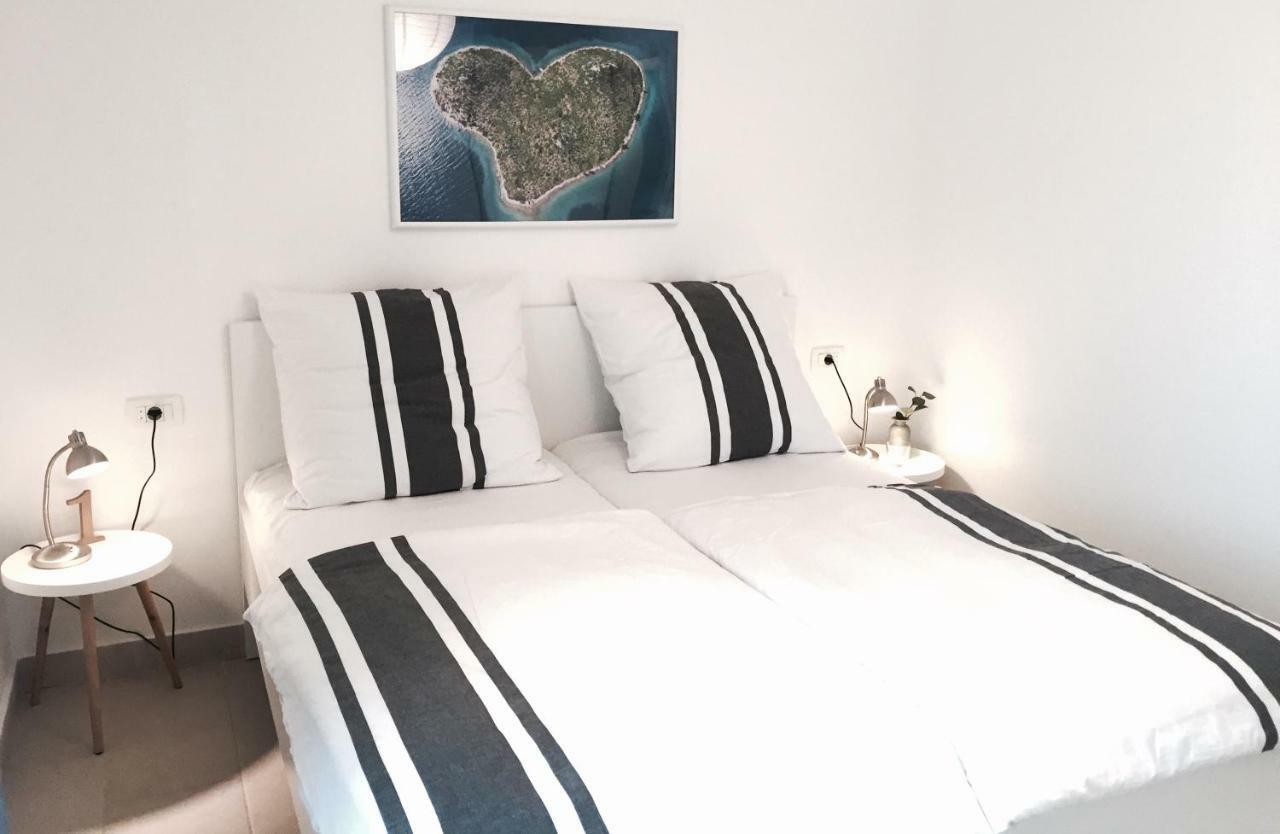 Apartmani Zivaljic Trogir Exterior photo